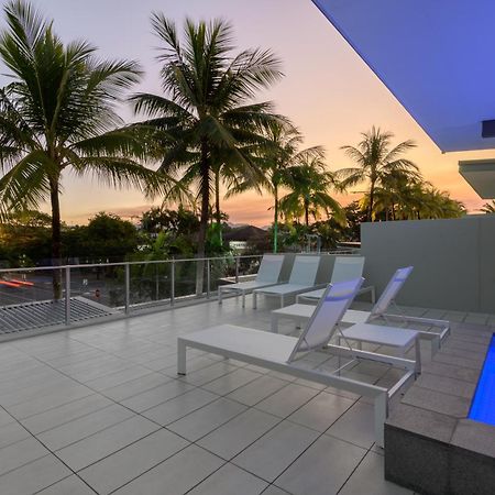 Coconut Grove Aparthotel Port Douglas Exteriör bild