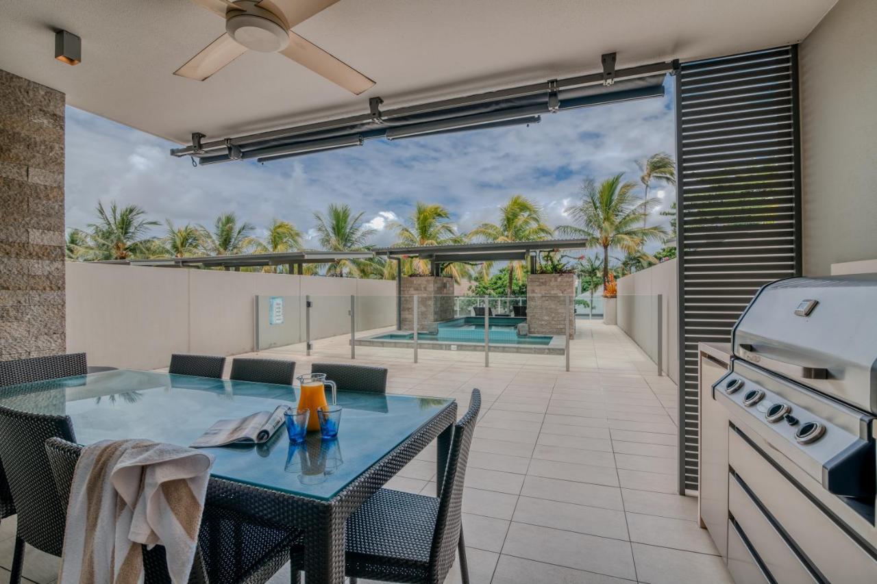 Coconut Grove Aparthotel Port Douglas Exteriör bild