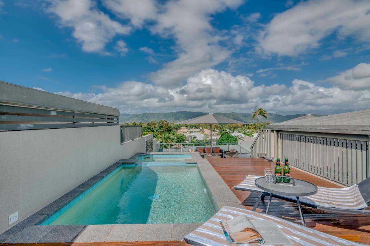 Coconut Grove Aparthotel Port Douglas Exteriör bild