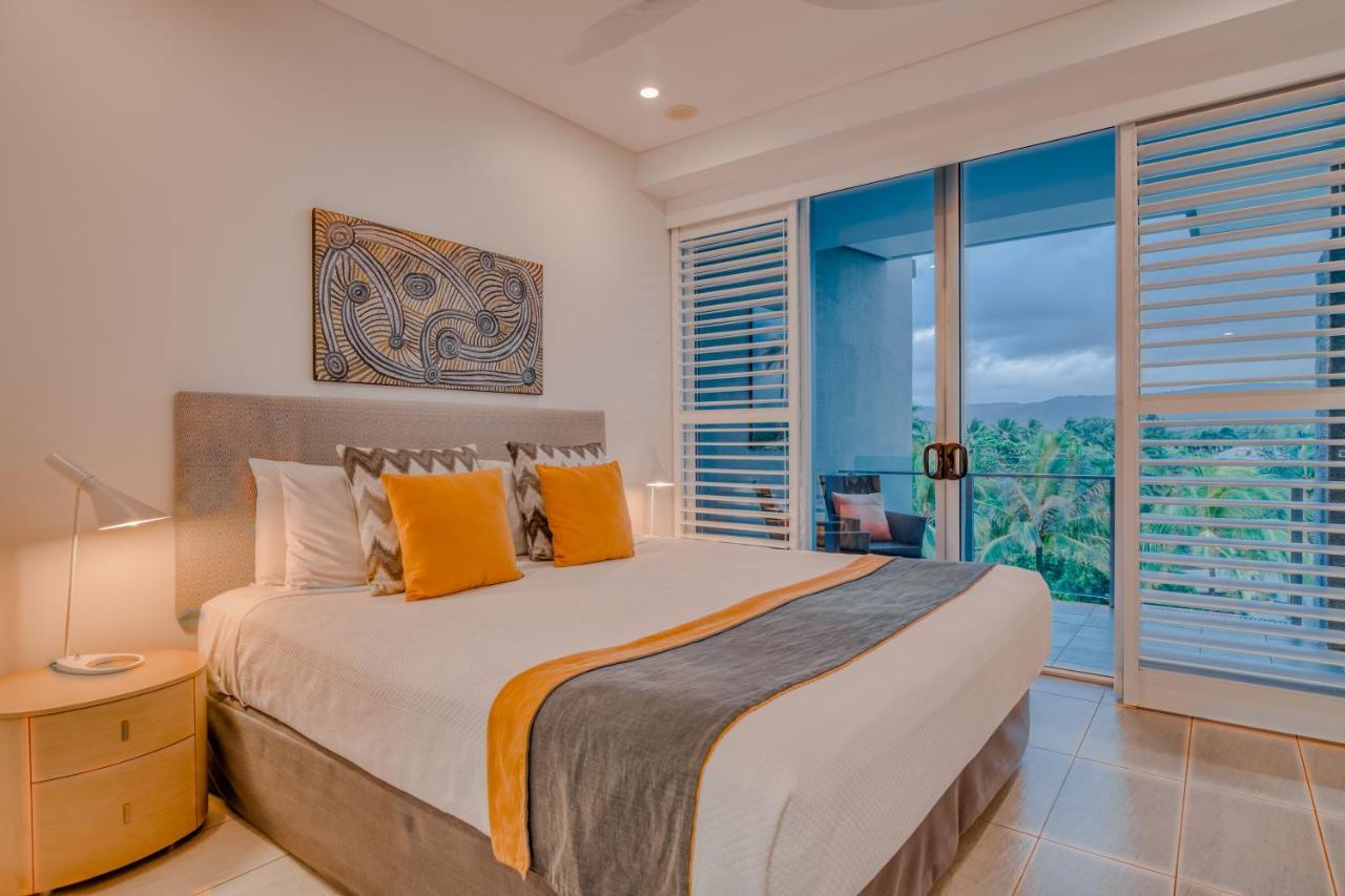 Coconut Grove Aparthotel Port Douglas Exteriör bild