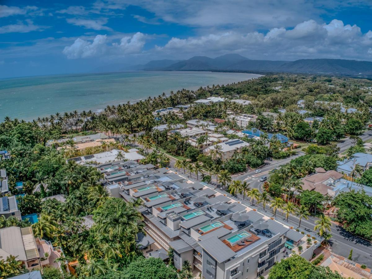 Coconut Grove Aparthotel Port Douglas Exteriör bild