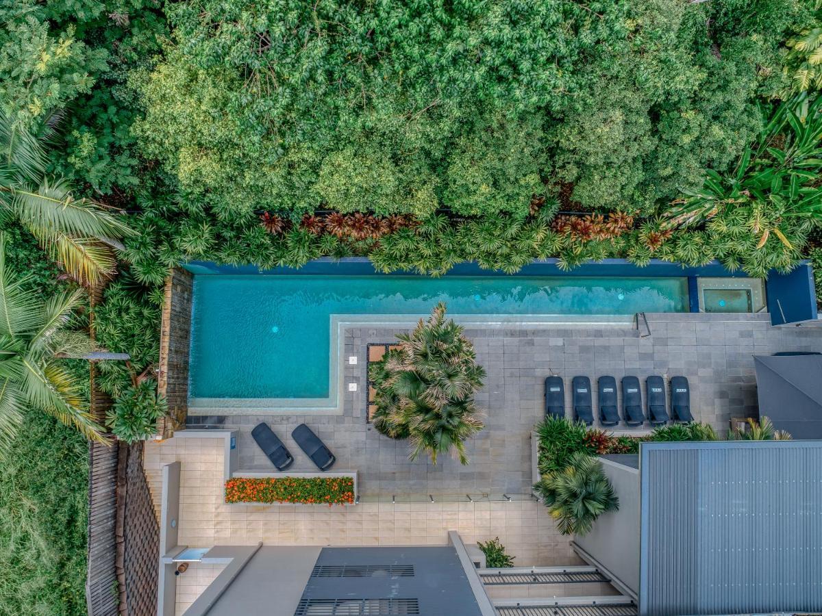 Coconut Grove Aparthotel Port Douglas Exteriör bild