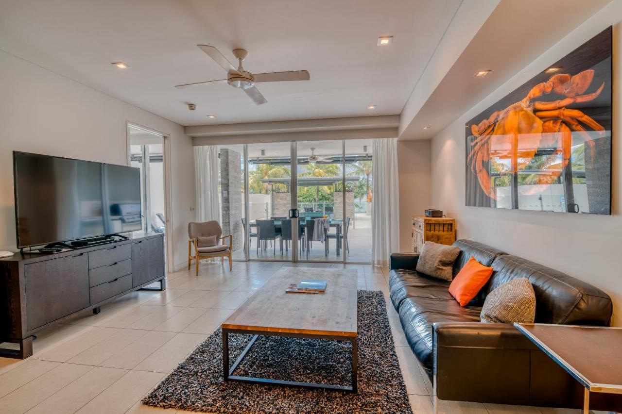 Coconut Grove Aparthotel Port Douglas Exteriör bild
