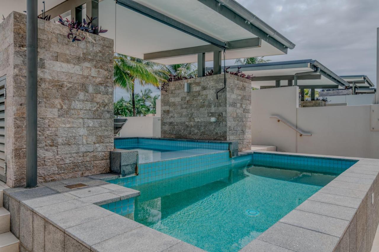 Coconut Grove Aparthotel Port Douglas Exteriör bild
