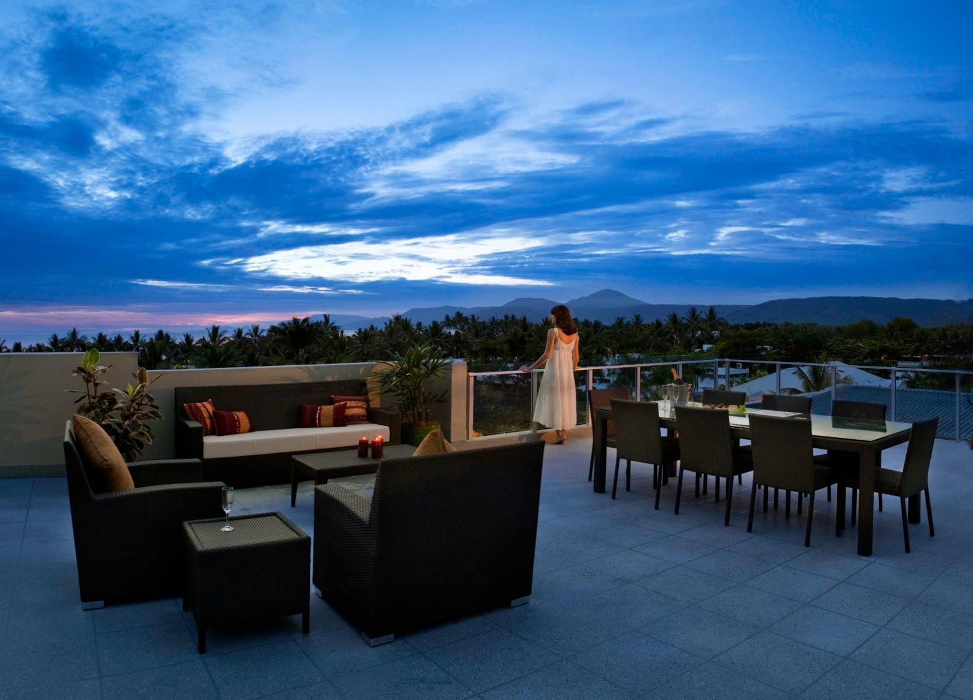 Coconut Grove Aparthotel Port Douglas Restaurang bild