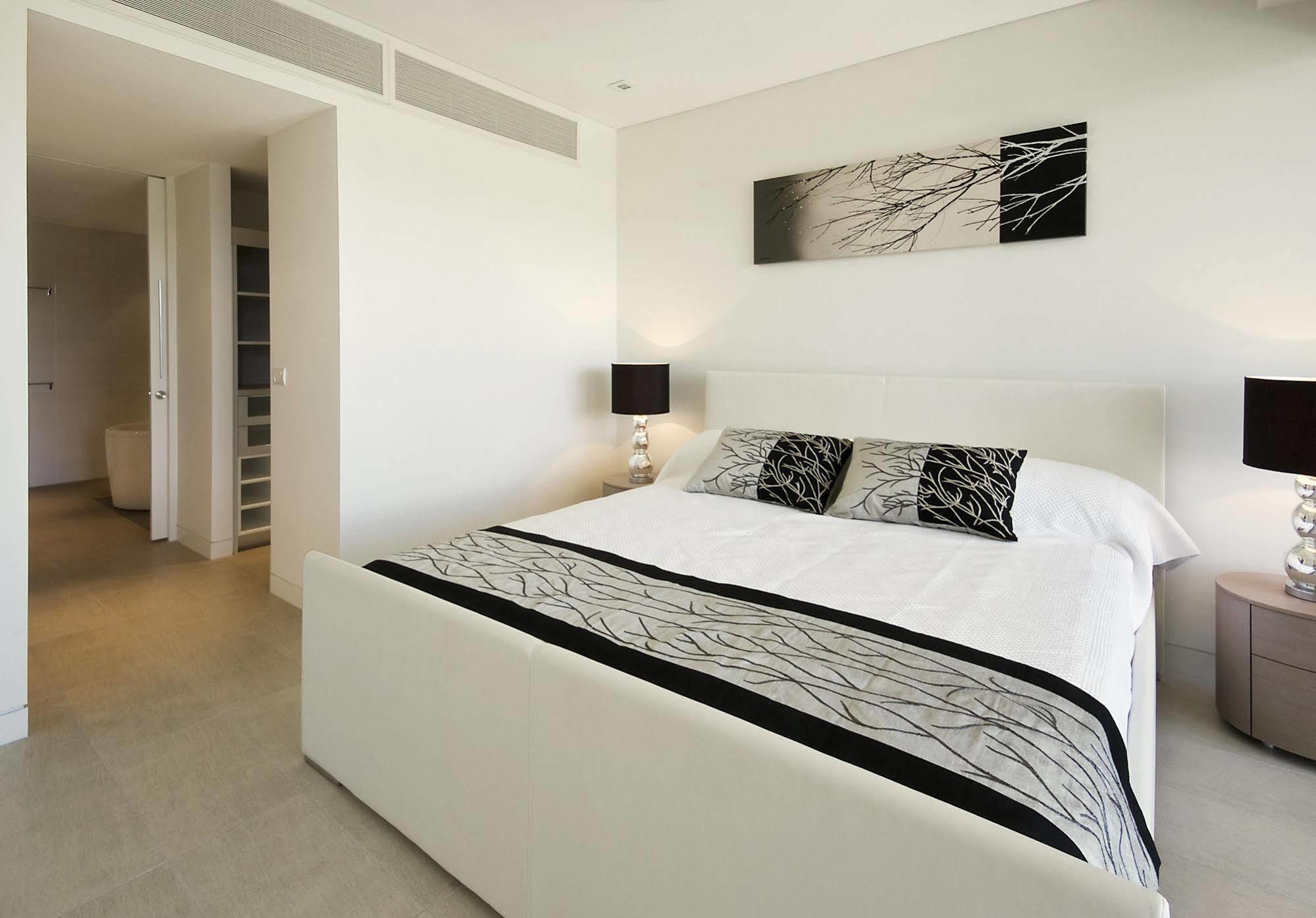 Coconut Grove Aparthotel Port Douglas Rum bild